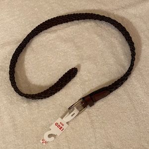 IZOD boys belt - brown - size 26-28.